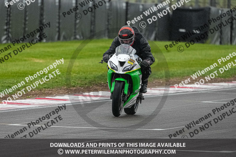donington no limits trackday;donington park photographs;donington trackday photographs;estoril;event digital images;motorbikes;no limits;no limits trackdays;peter wileman photography;portugal;trackday;trackday digital images;trackday photos